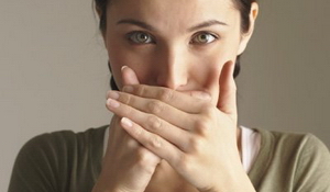 bad-breath-bacteria-halitosis zubne ciste u ustima kod dece